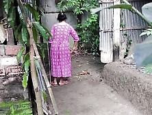 I see my aunty cleaning the yard, I hugged her and started fucking